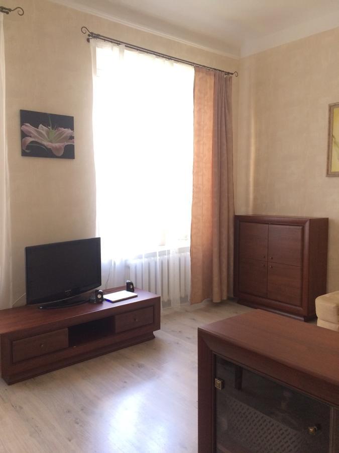 2-Kh Kom-Ia Kvartira V Tsentre Odessy Odessza Kültér fotó